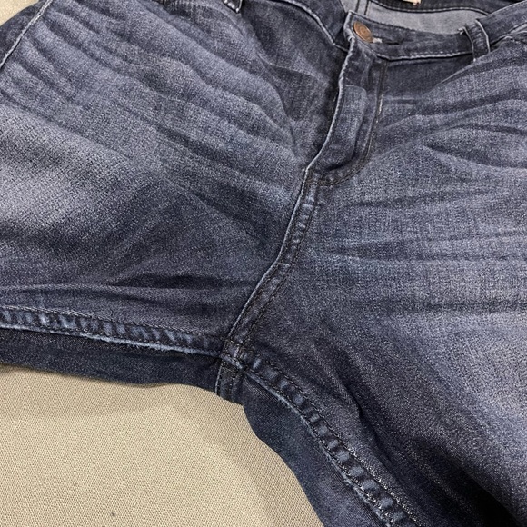 Hollister High Rise Jeans - Picture 2 of 3